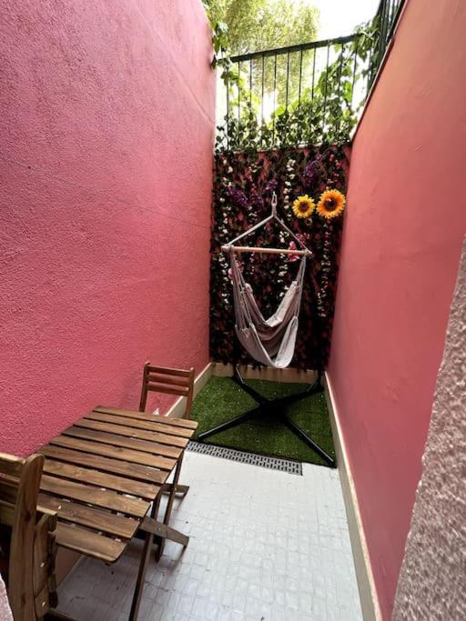 Апартаменти Artistic Digital Getaway - Patio & Great Location! Лісабон Екстер'єр фото
